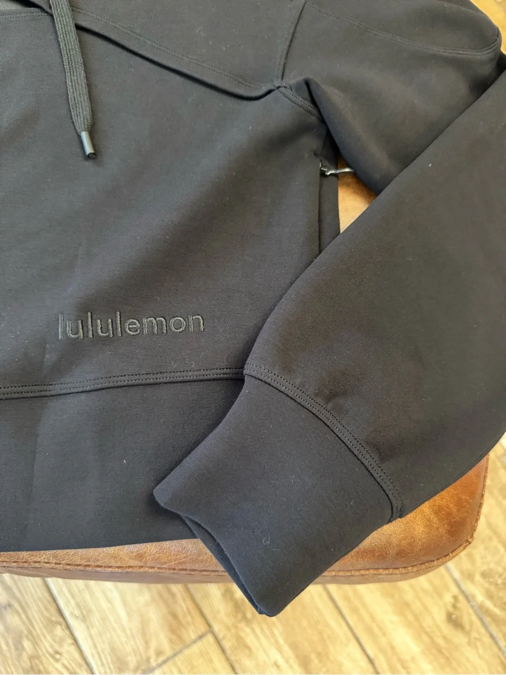 Lululemon Get Centred Crop Pullover Hoodie Sz 6 Black Modal Waist Length 739